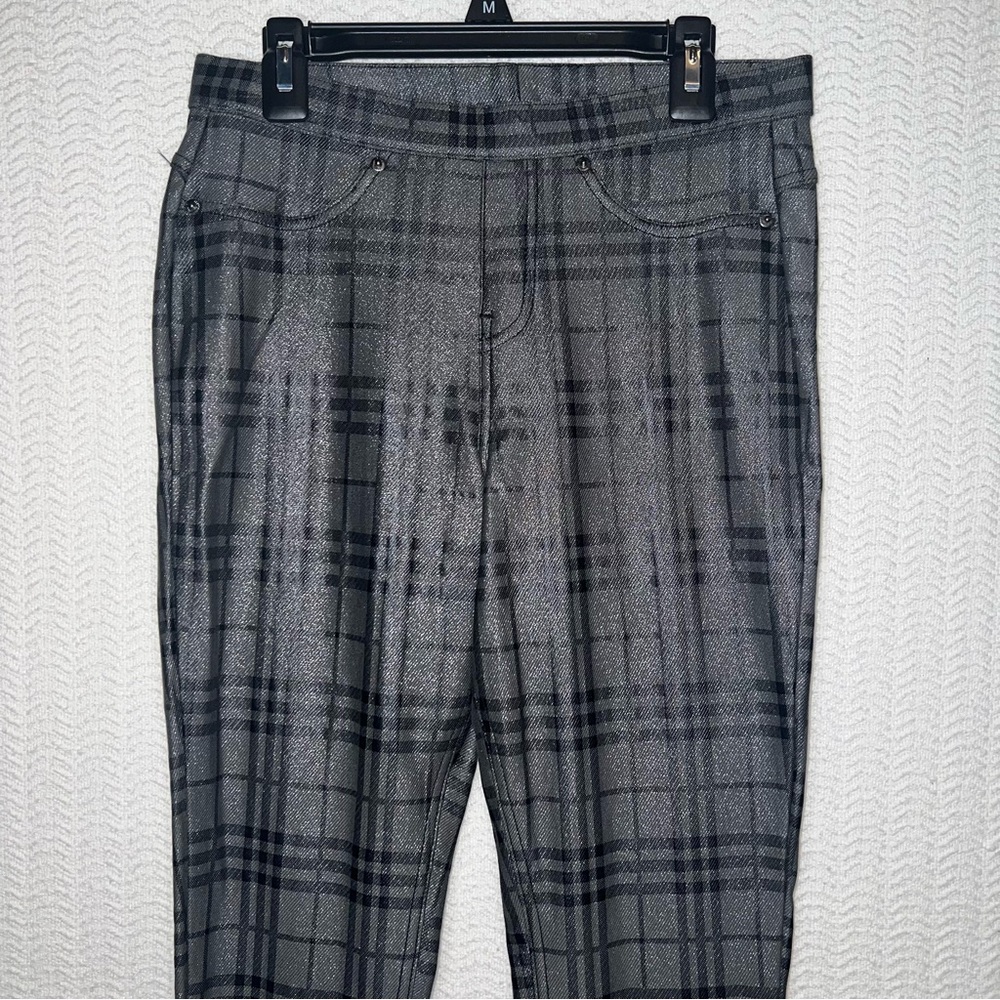 hue / foil plaid printed black and grey leggings size small